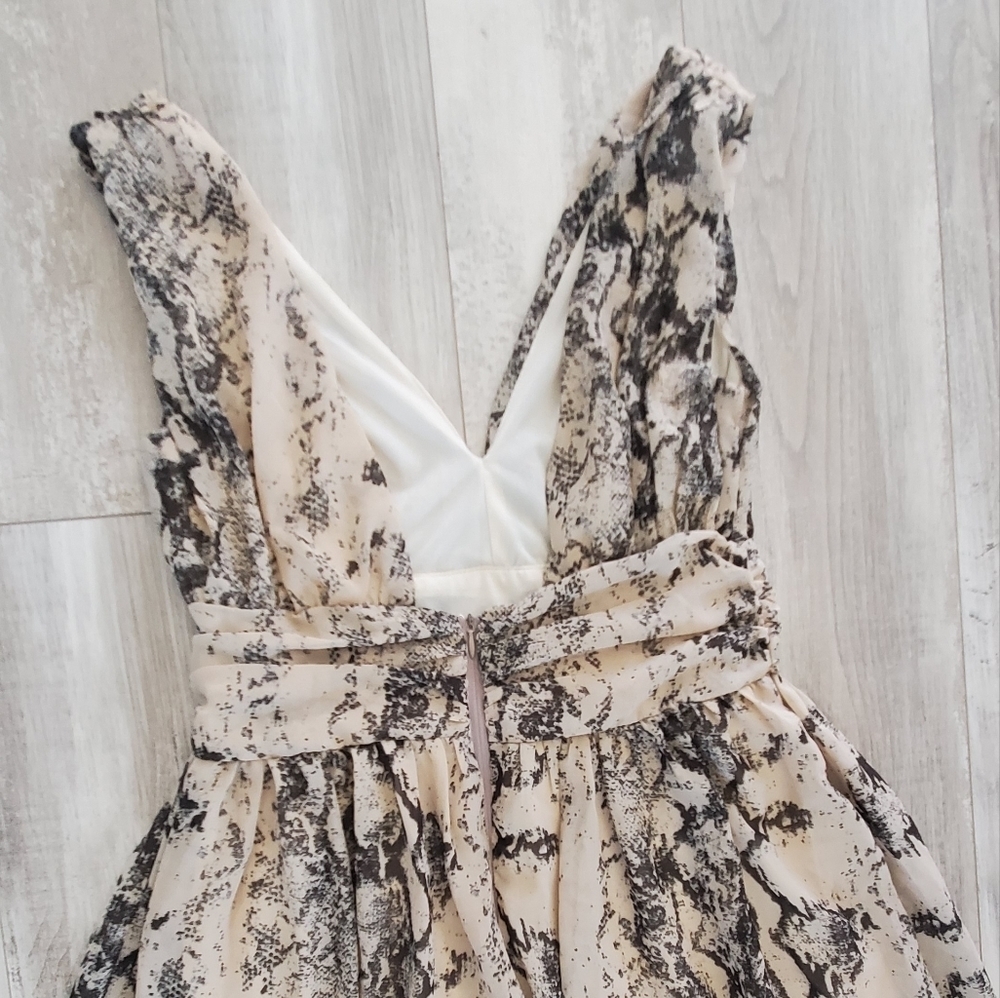 𝅺H&M Dress Black and Cream - Picture 8 of 8